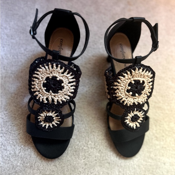 Comfortview New Black/Tan Sandals - Picture 3 of 4